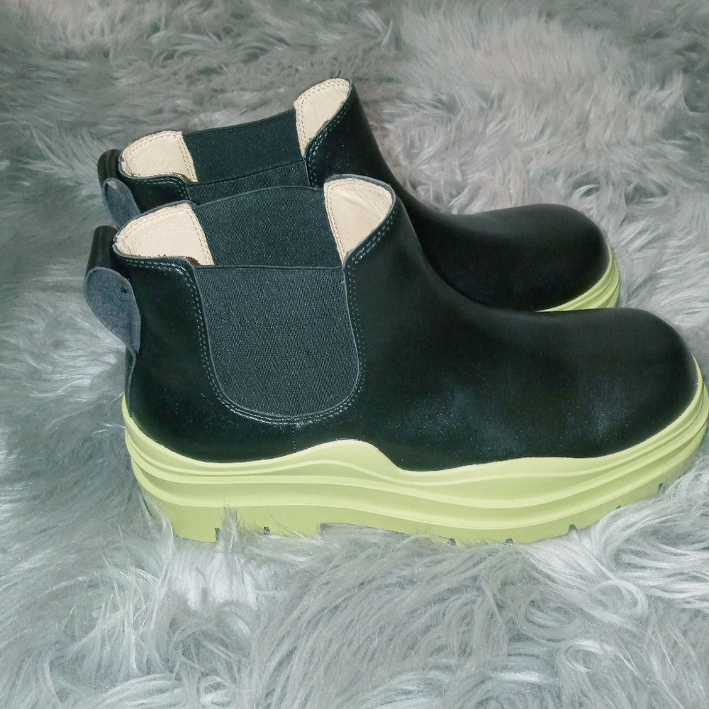 Bottega Veneta Boots Like NEW NEW. Women's- 10 - 10 1/2  Mens-9 - 9 1/2